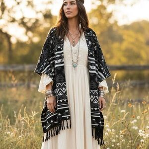 Bluenotes Geometric Knit Wrap Cardigan Shawl Fringe Boho Aztec One Size Indie